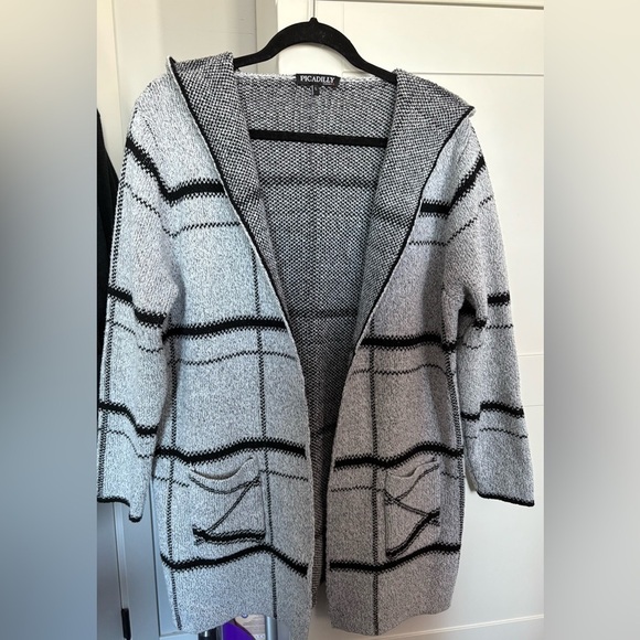 Piccadilly Sweaters - Beautiful PICCADILLY Cardigan Sweater with Pockets and Hood